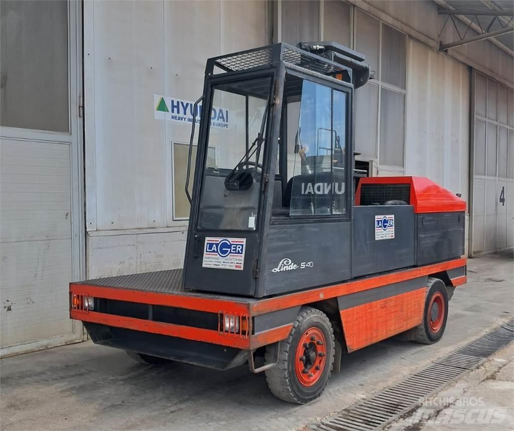 Linde S 40 Side Loaders