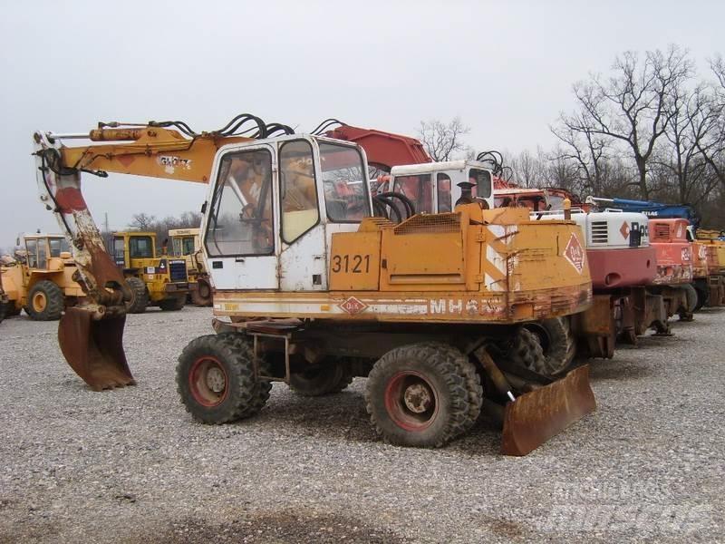 O&K MH6 Wheeled Excavators