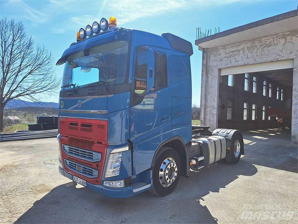 Volvo 460 Dump Trucks