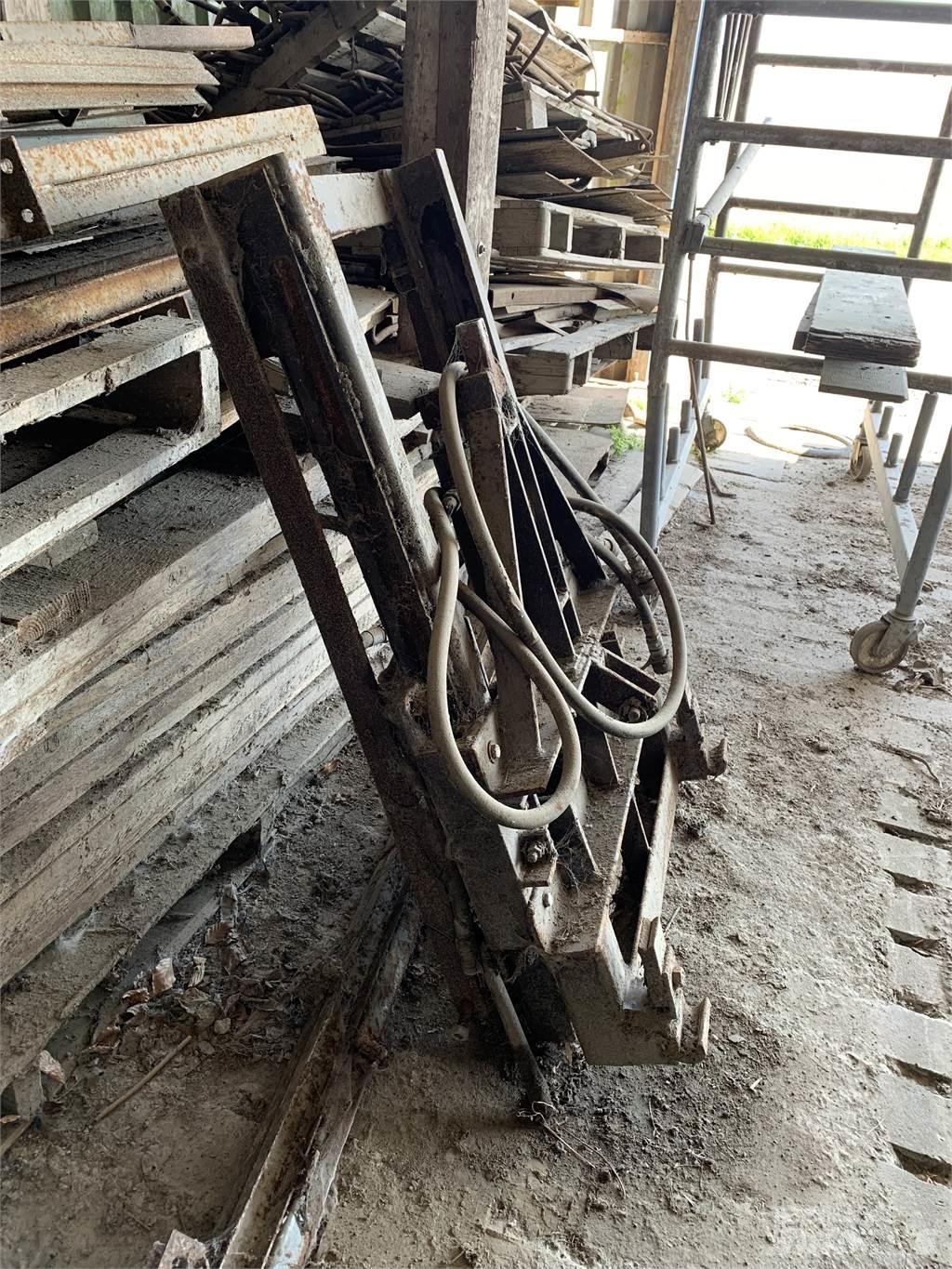  Hefmast Farm Equipment - Others