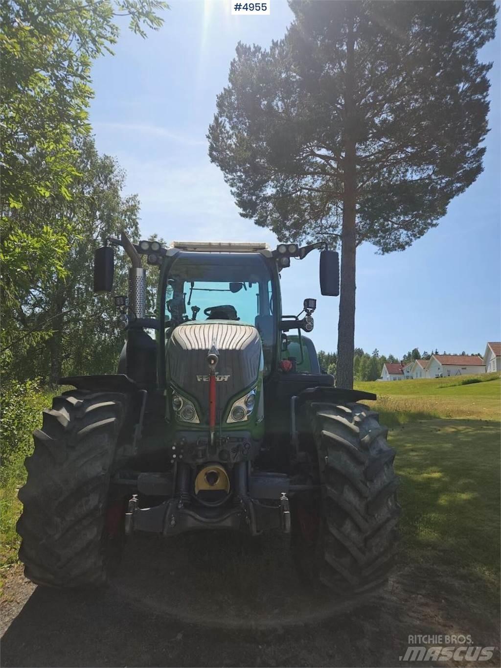 Fendt 724 Vario Tractors