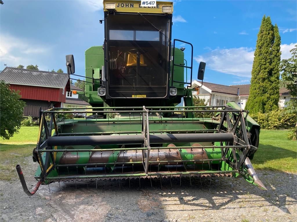 John Deere 1042 Combine Harvesters