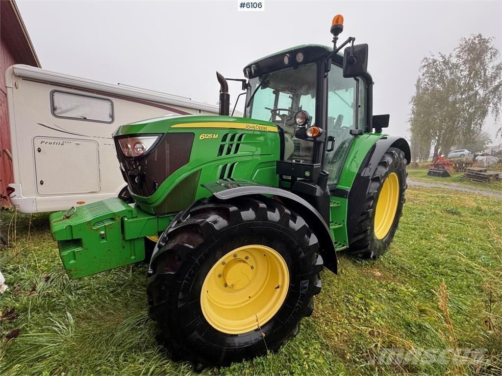 John Deere 6125M Tractors