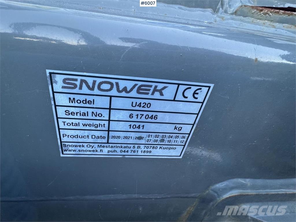 Snowek U420 Snow Blades And Plows