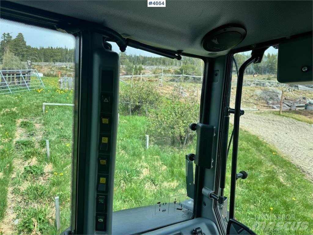 Valtra A85-4 Tractors