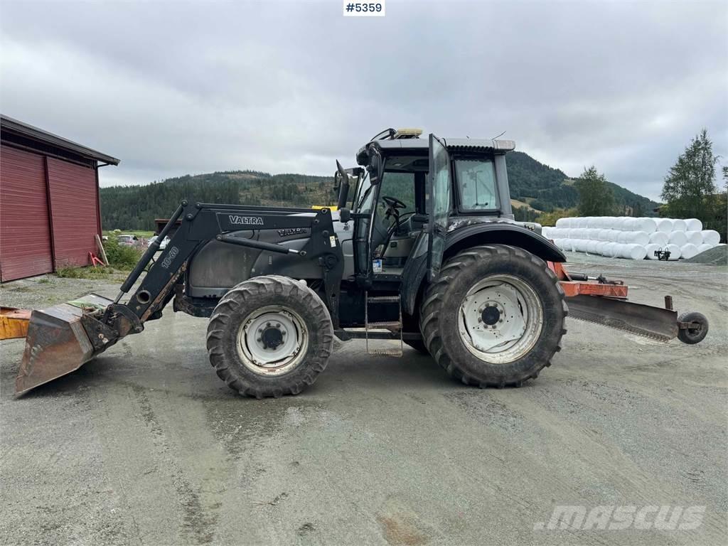 Valtra M120-4 Tractors