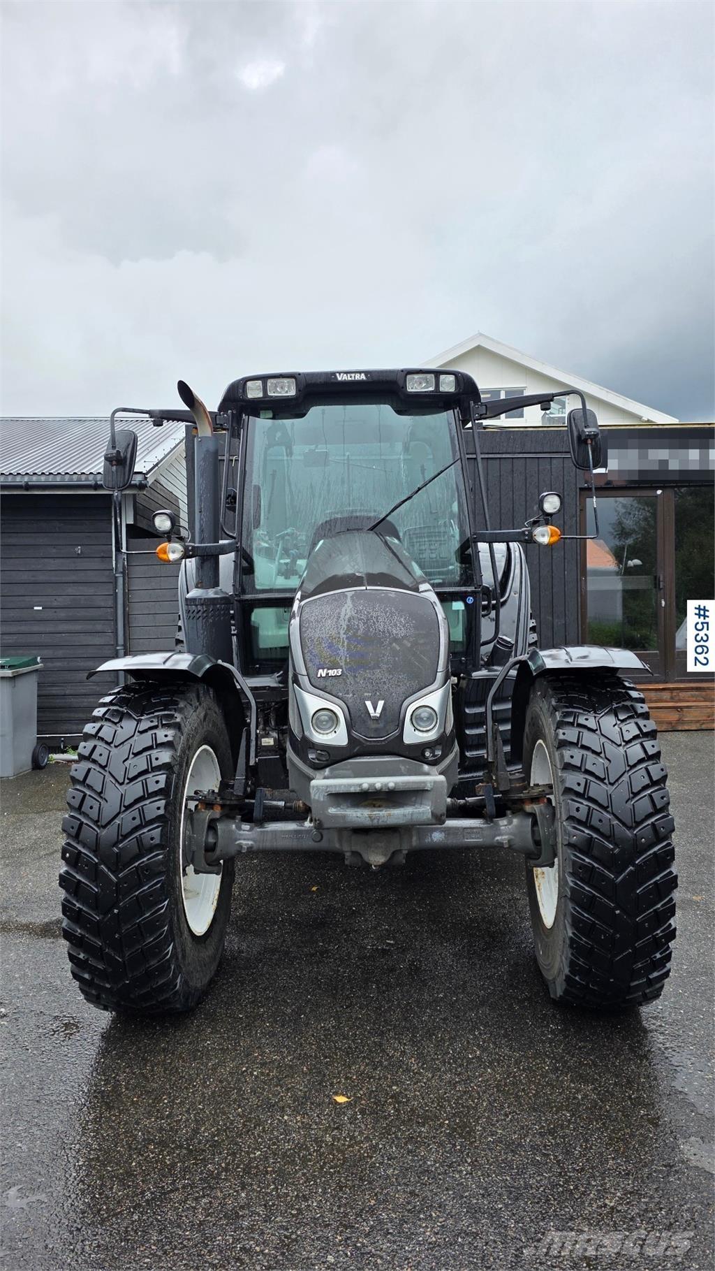 Valtra N103 Tractors