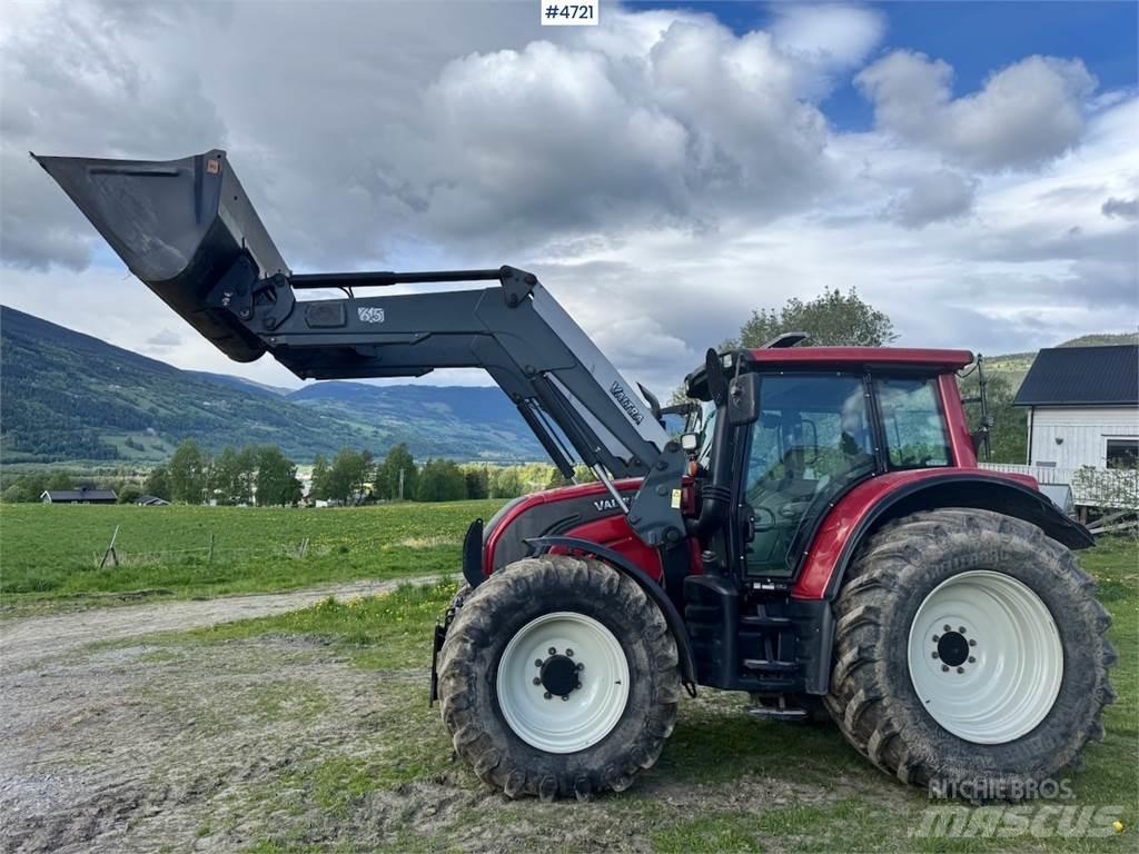 Valtra N142 Tractors