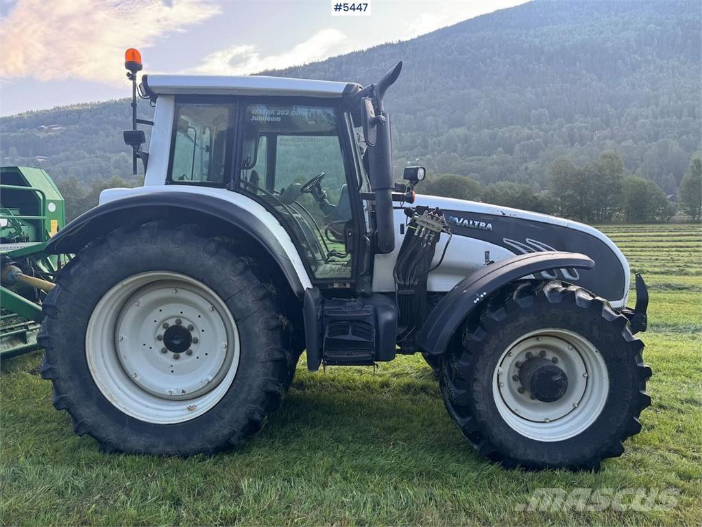 Valtra T202 Tractors
