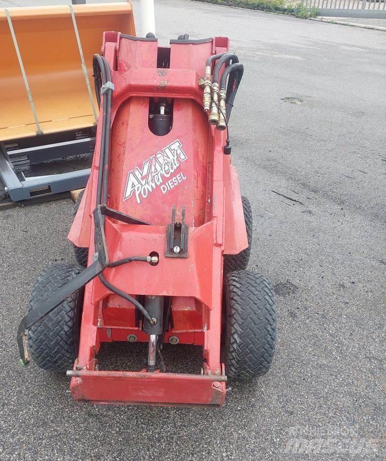 Avant 320 Front Loaders