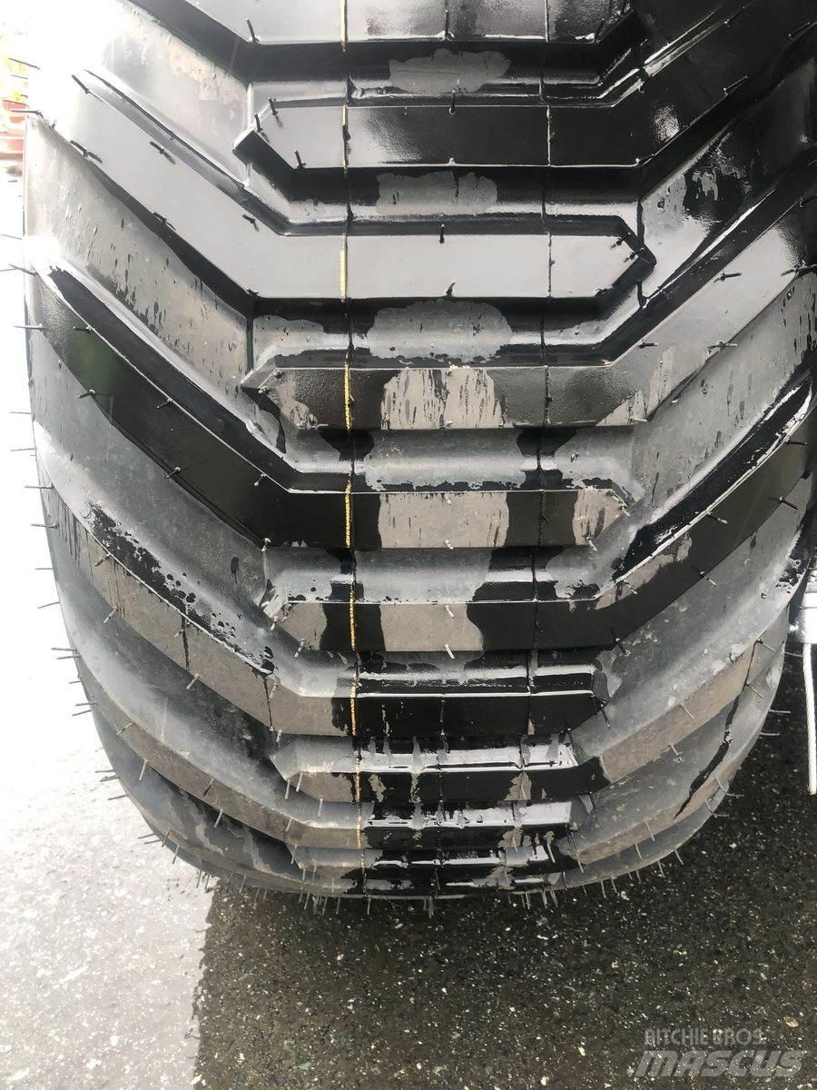 BKT Flotation 558 Tires, wheels and rims