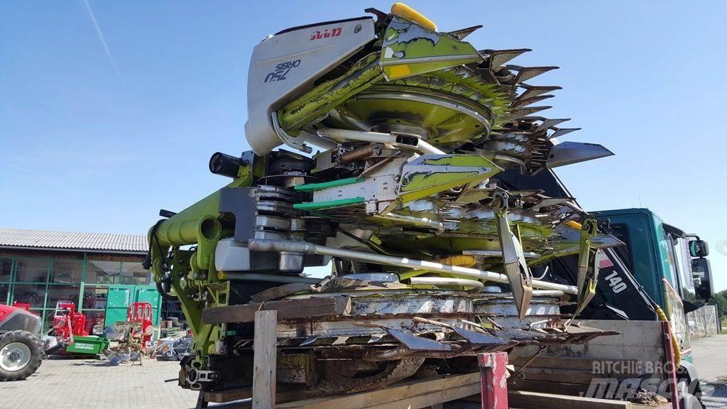 CLAAS Orbis 750 Combine Attachments