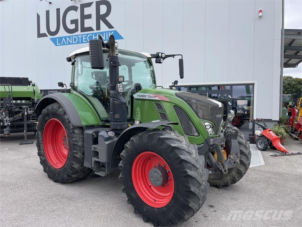 Fendt 724 Vario Tractors