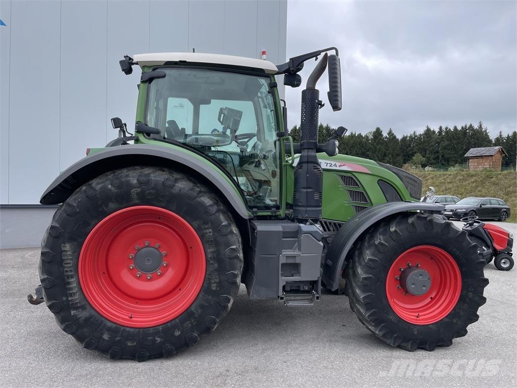 Fendt 724 Vario Tractors