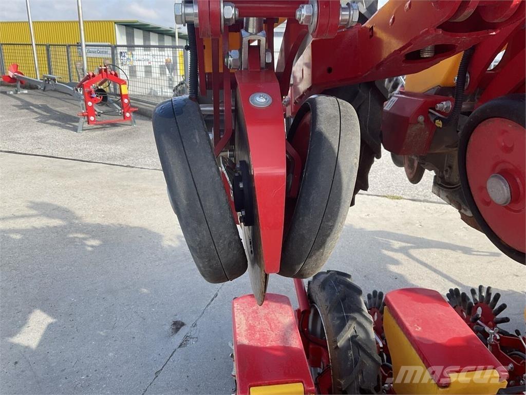 Grimme Matrix 1200 Planters
