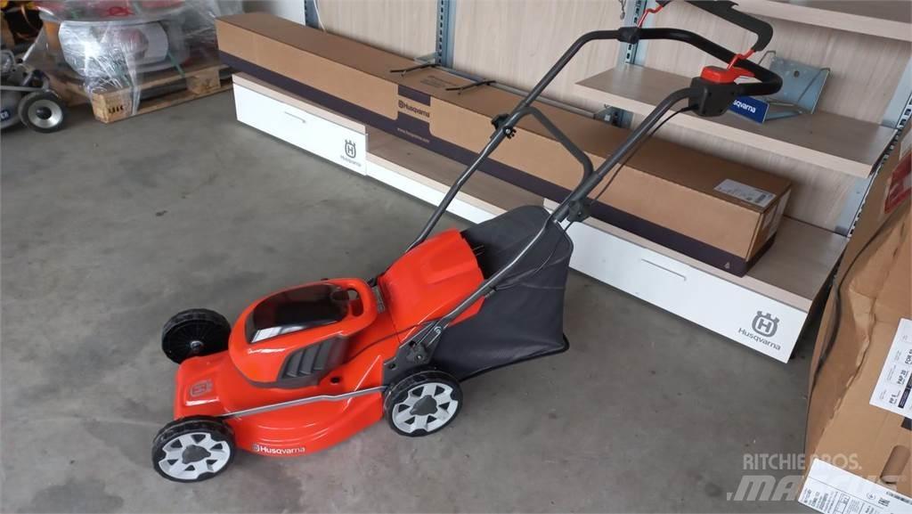 Husqvarna LC 137i Riding mowers