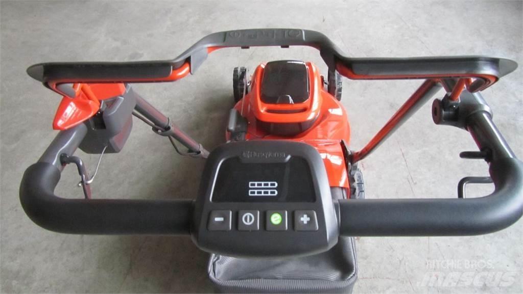 Husqvarna LC 347iVX Riding mowers