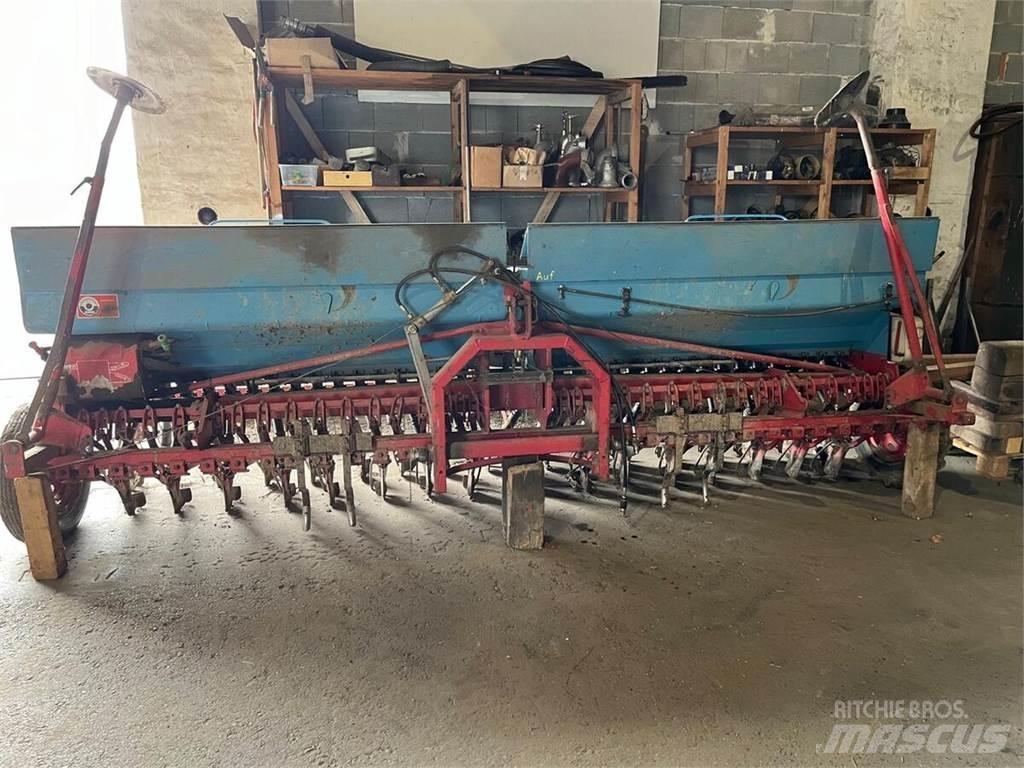 Isaria TYP 6000 Farm Drills