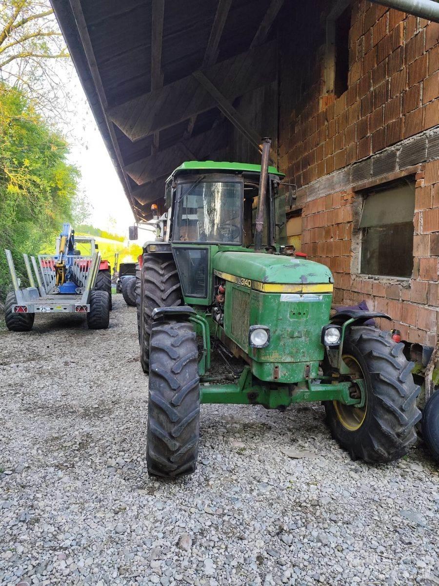 John Deere 3140 Tractors