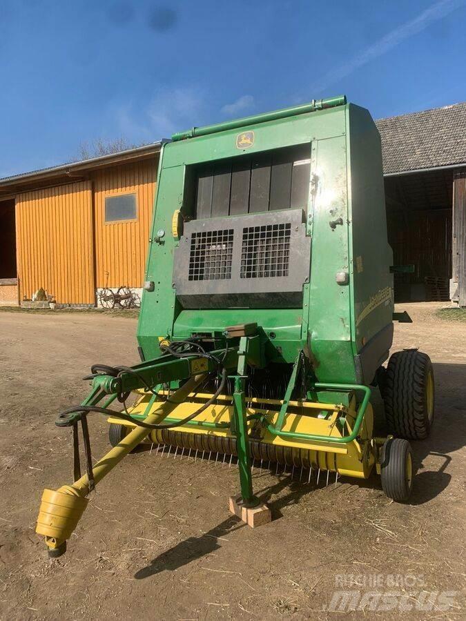 John Deere 592C Round Balers