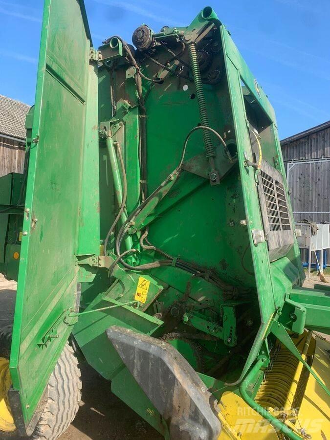 John Deere 592C Round Balers