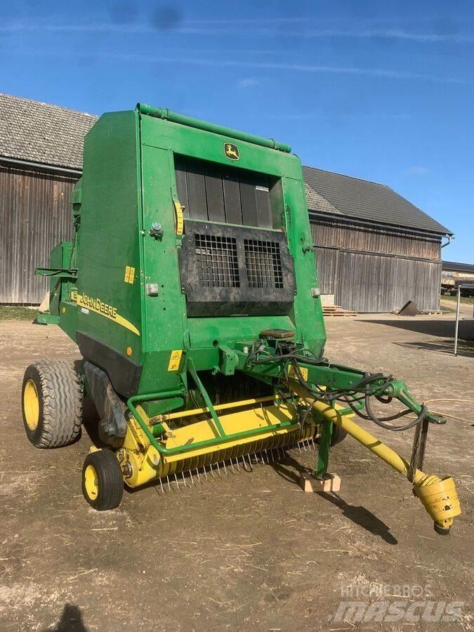 John Deere 592C Round Balers