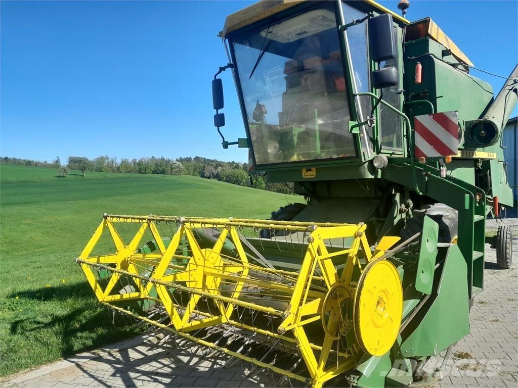 John Deere 950 Combine Harvesters