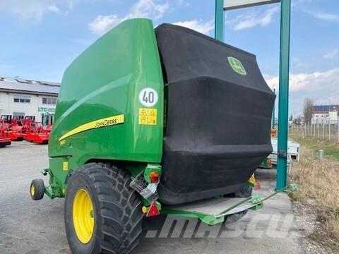 John Deere 960 Round Balers