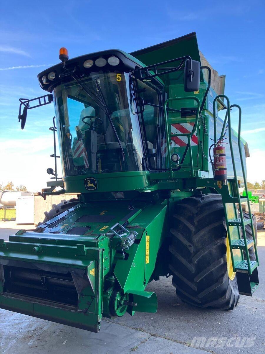 John Deere T560HM Combine Harvesters