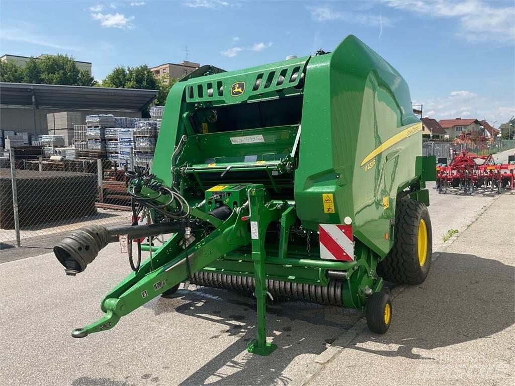 John Deere V451R Round Balers