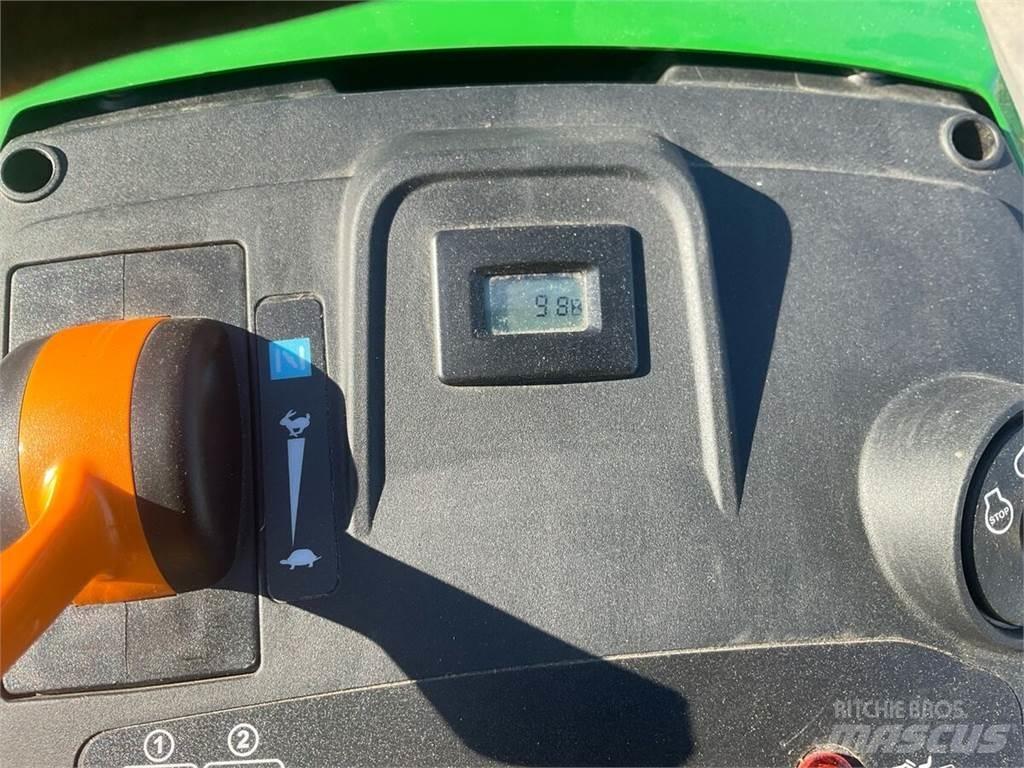 John Deere X167R Groundcare - Others