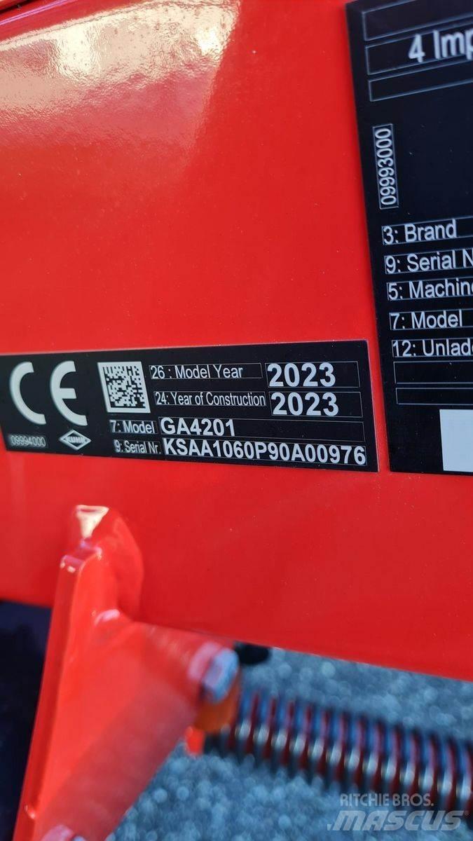 Kuhn GA3901 Swathers/ Windrowers