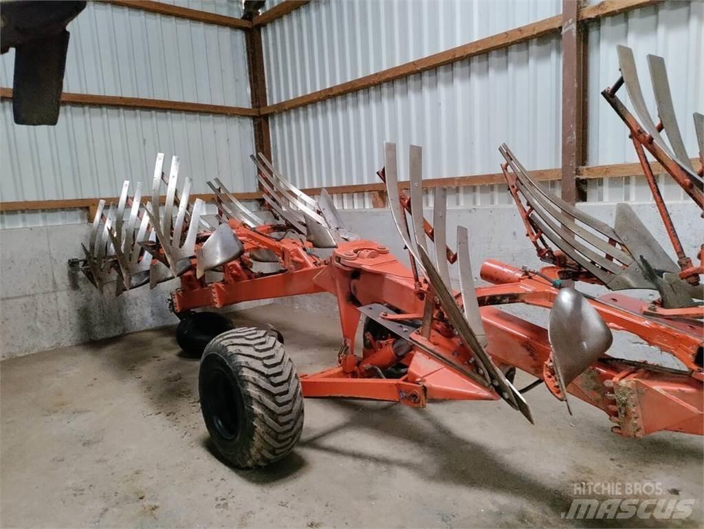 Kuhn Manager 8 NSH Plows