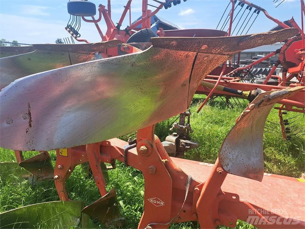 Kuhn Master 120 Plows
