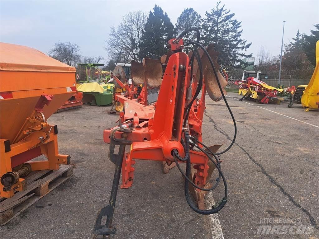 Kuhn Varimaster 123 Plows