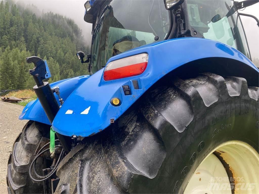 New Holland T7040 Tractors