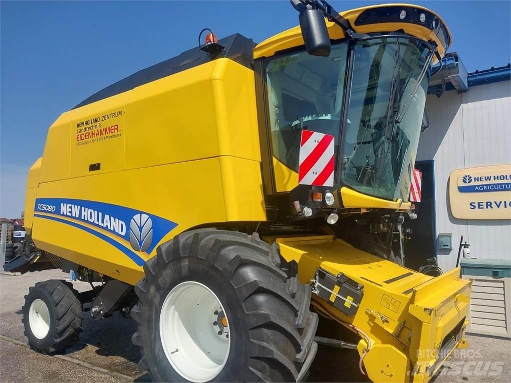 New Holland TC5070 Combine Harvesters