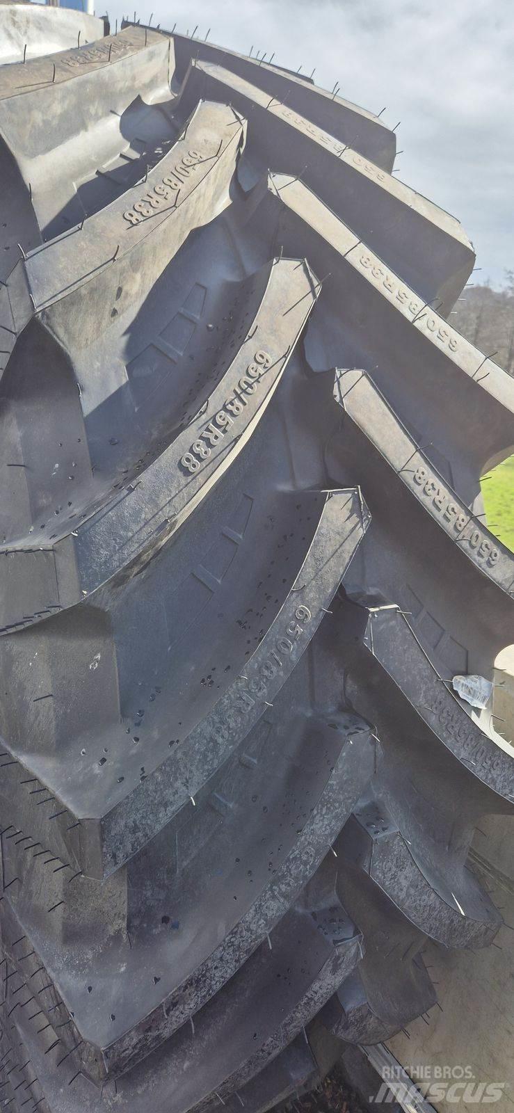 Petlas 650/85 R38 Tires, wheels and rims