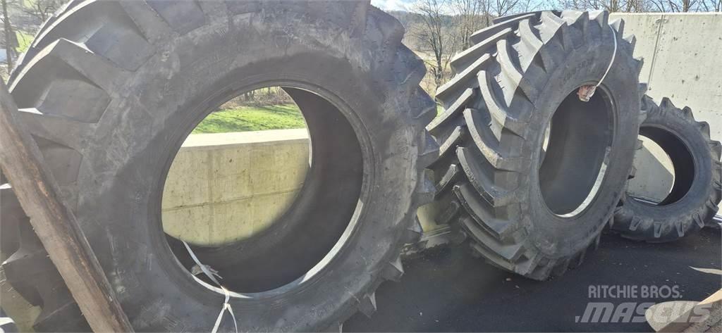 Petlas 650/85 R38 Tires, wheels and rims