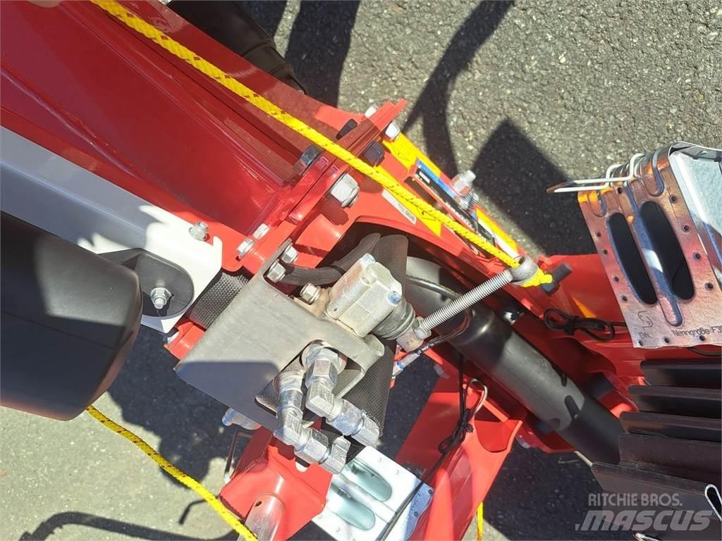 Pöttinger Hit 8680 Rakes and tedders