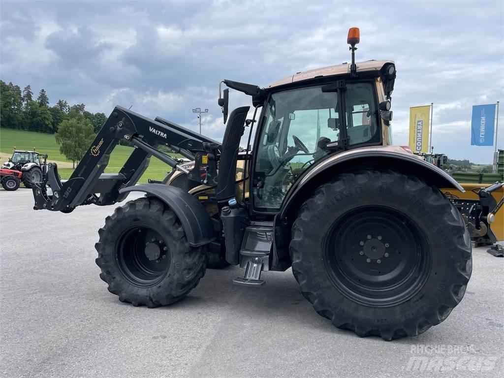 Valtra N174 HiTech Tractors
