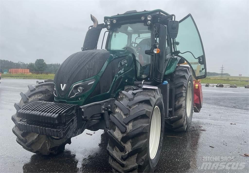 Valtra T174 Tractors