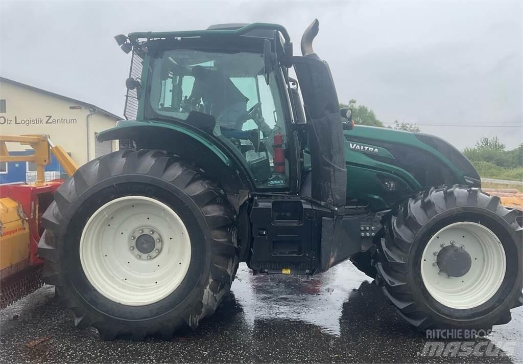 Valtra T174 Tractors