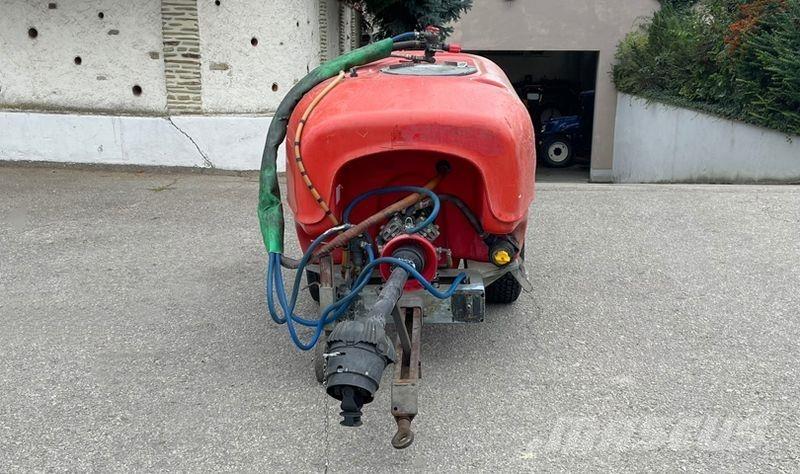 Vogel & Noot 800 L Trailed sprayers