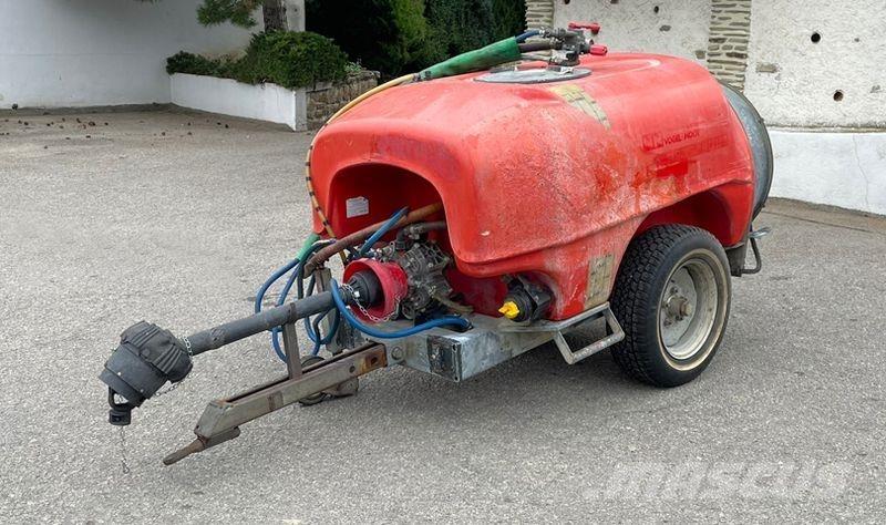 Vogel & Noot 800 L Trailed sprayers