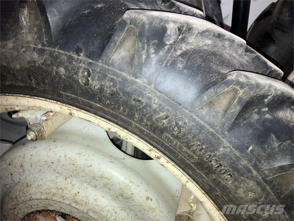  W7x28 Tires, wheels and rims