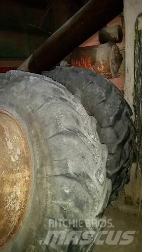  18,4-38 Tires, wheels and rims