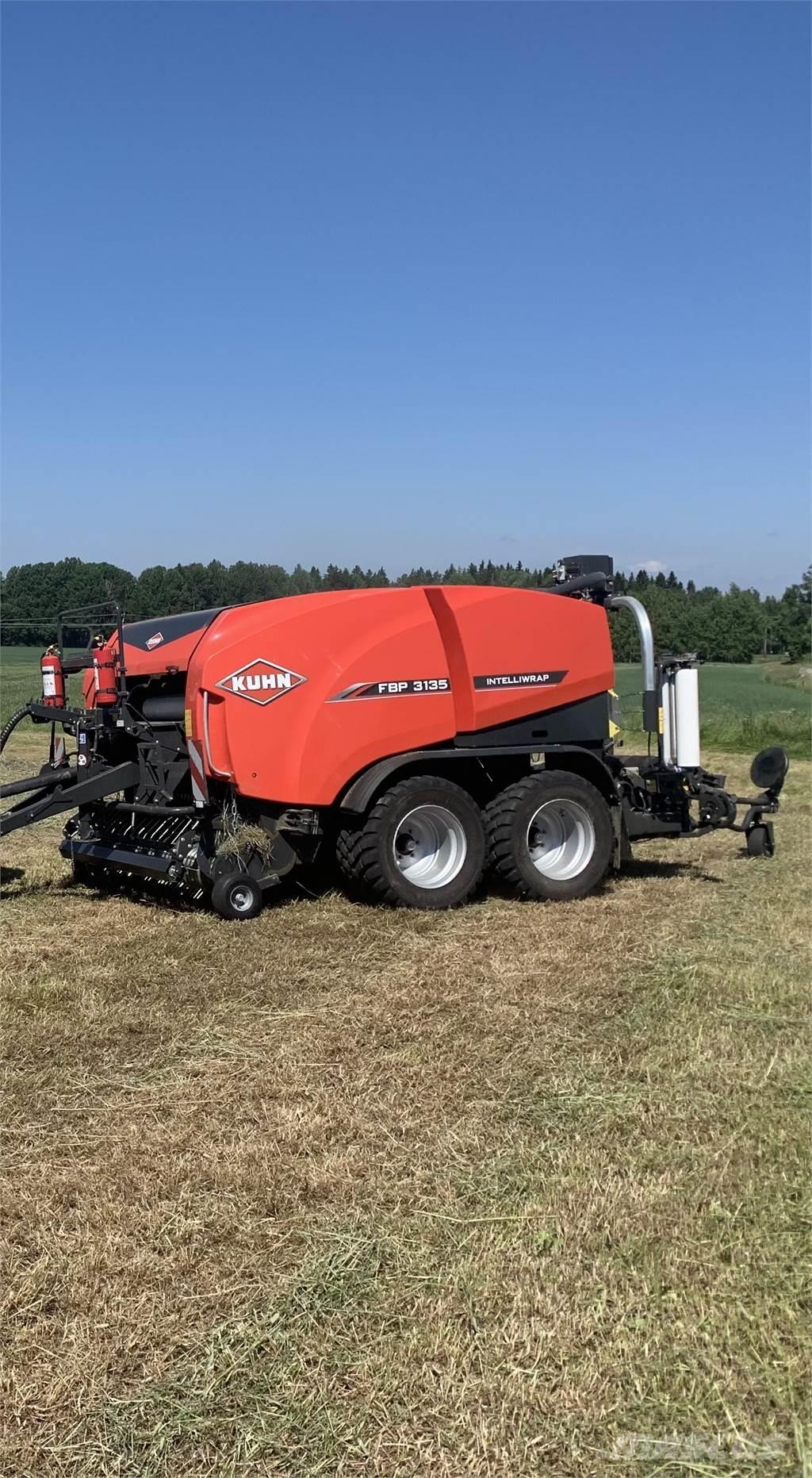 Kuhn FB 3135 Round Balers