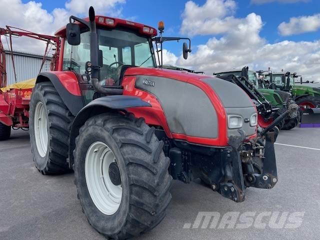 Valtra 170 Tractors