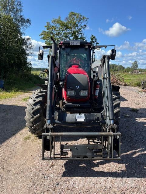 Valtra 82+L Tractors